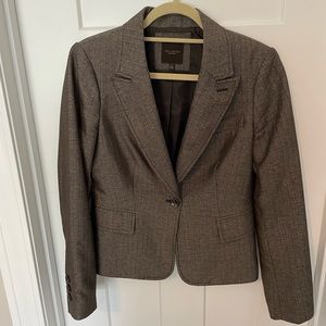 Women’s brown blazer size medium.
